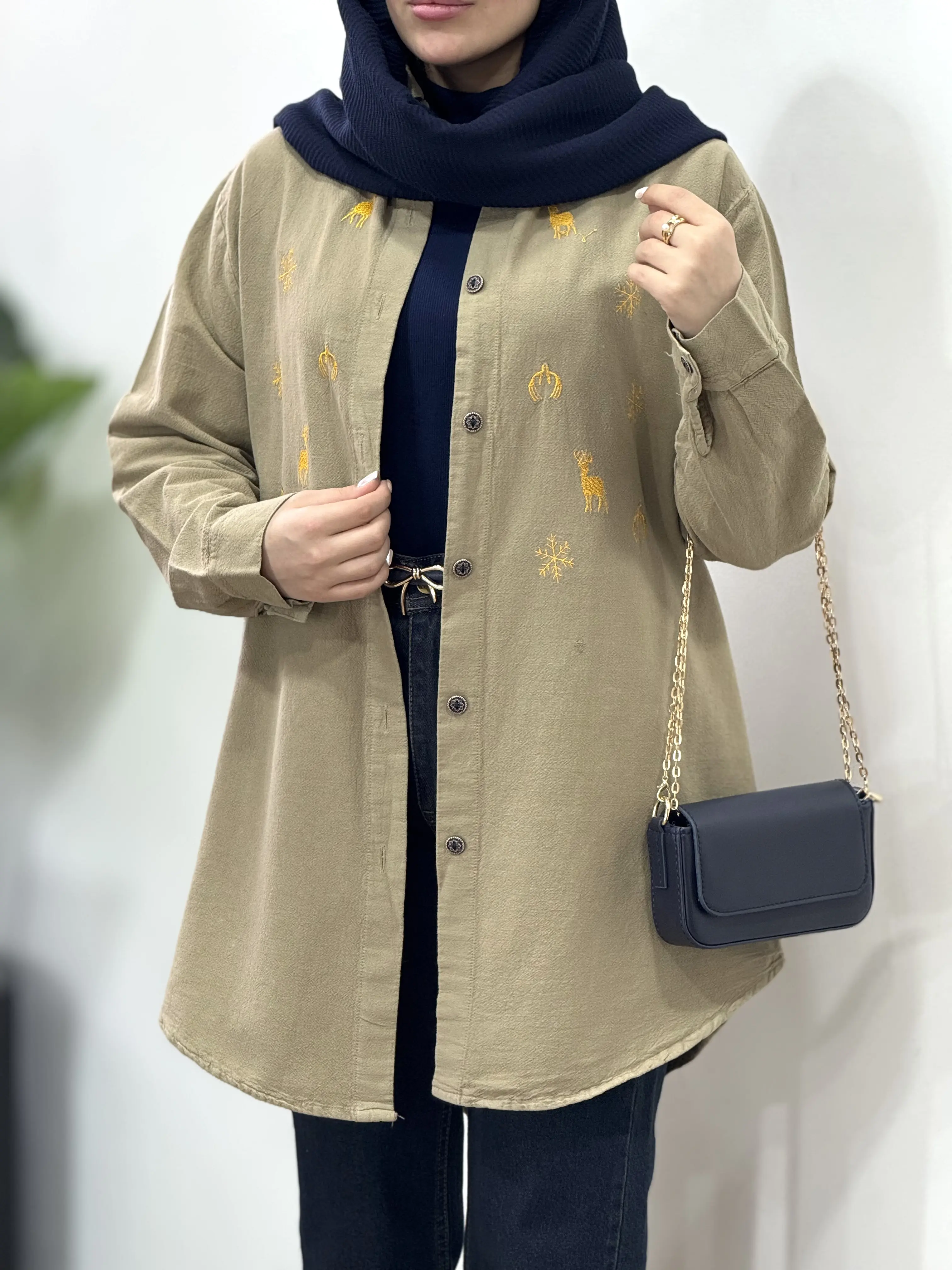 مانتو گلدوزی آوید (ایراد دار)